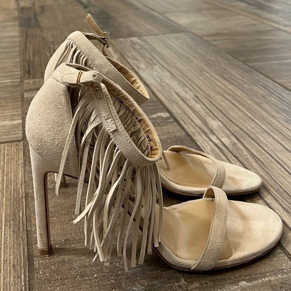 STUART WEITZMAN Love Fringe Boho Nude Stilettos - Picture 3 of 6